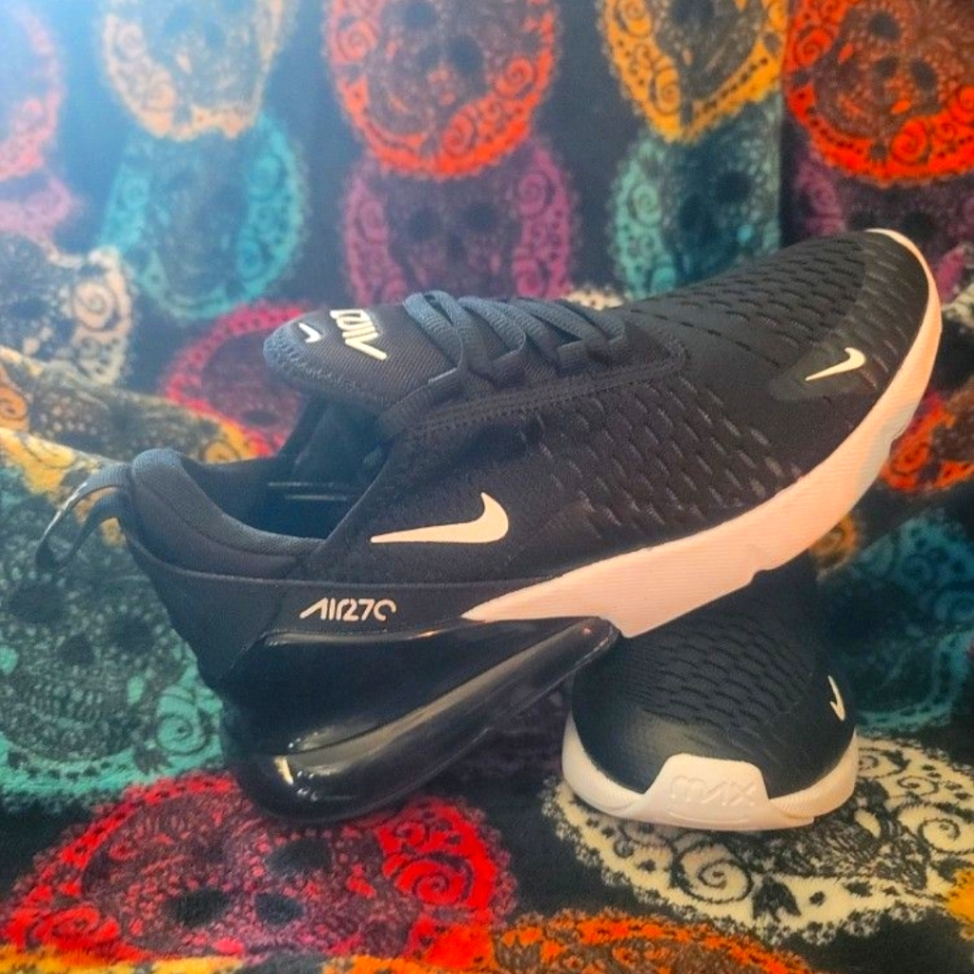 Nike 270